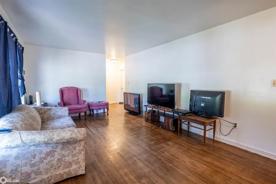 707 E Carleton Street, Toledo, IA 52342 - Image #3