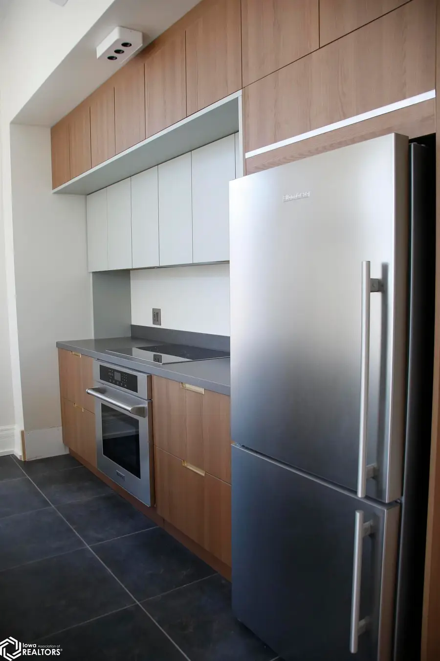 51 E Broadway #202 #202, Fairfield, IA 52556 - Image #2