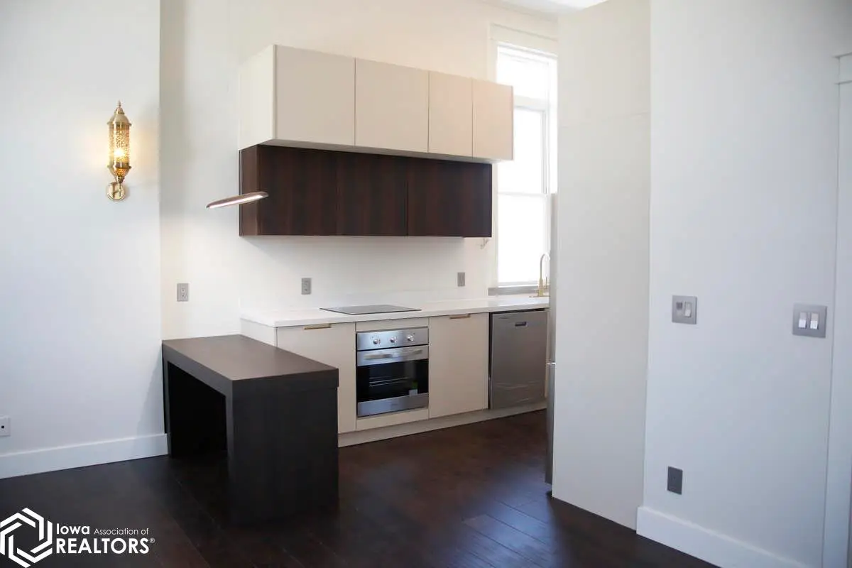 51 E Broadway #303 #303, Fairfield, IA 52556 - Image #1