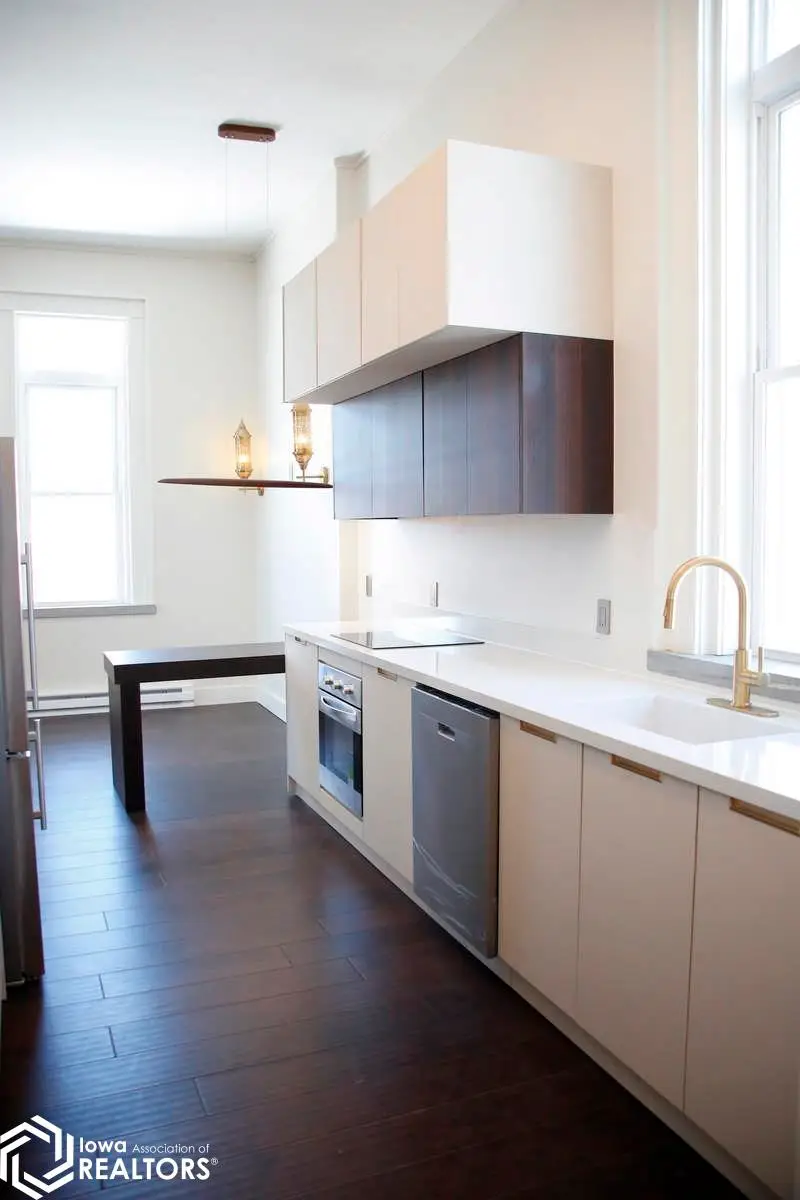 51 E Broadway #303 #303, Fairfield, IA 52556 - Image #2