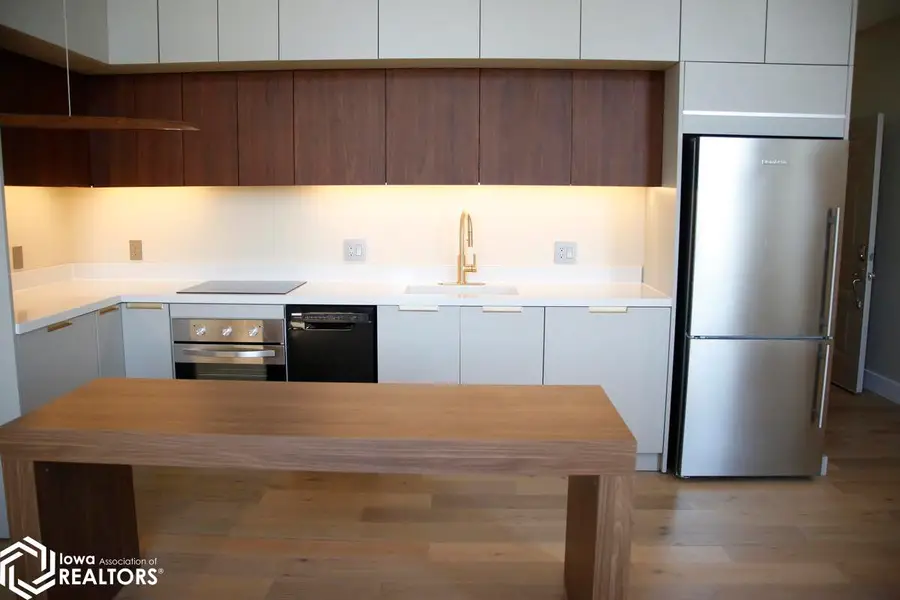 51 E Broadway #302 #302, Fairfield, IA 52556 - Image #3