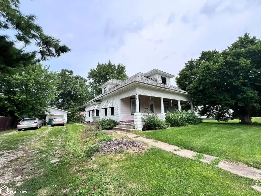 405 E Mckinley Street, New London, IA 52645 - Image #2