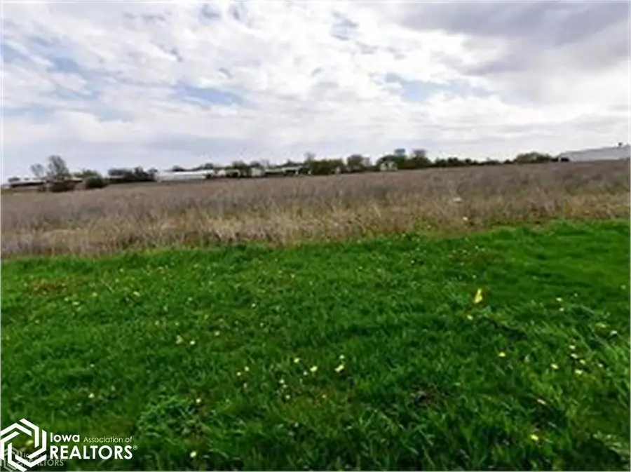 2955 9th Street Sw, Mason City, IA 50401-1458 - #2