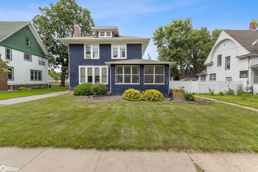 128 10th Street Nw, Mason City, IA 50401 - #2