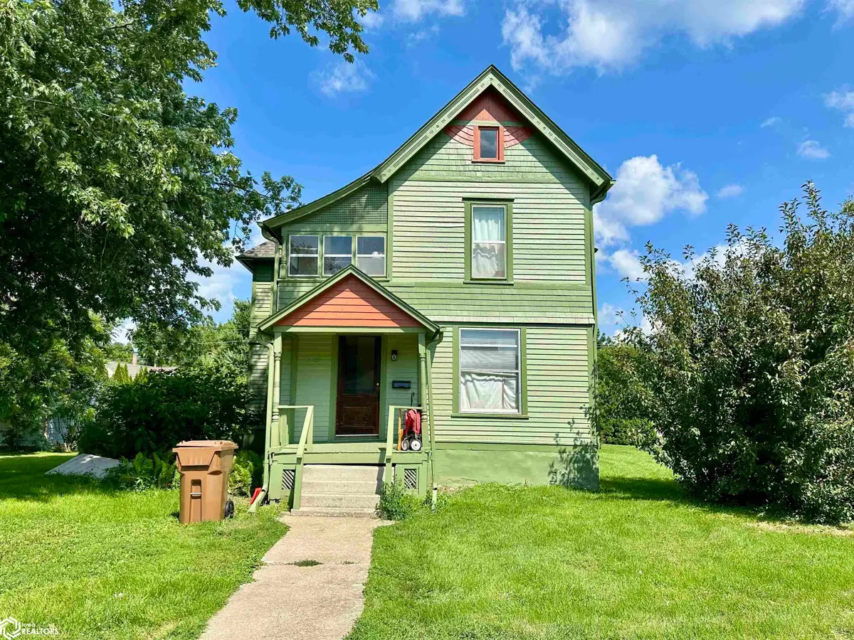 1202 Main Street, Grinnell, IA 50112 - #1