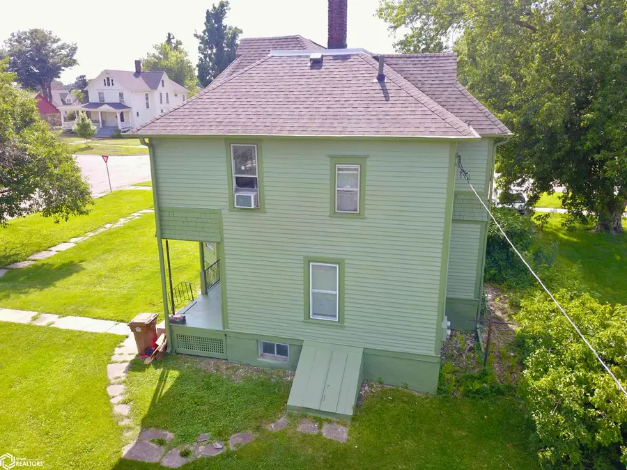 1202 Main Street, Grinnell, IA 50112 - #3