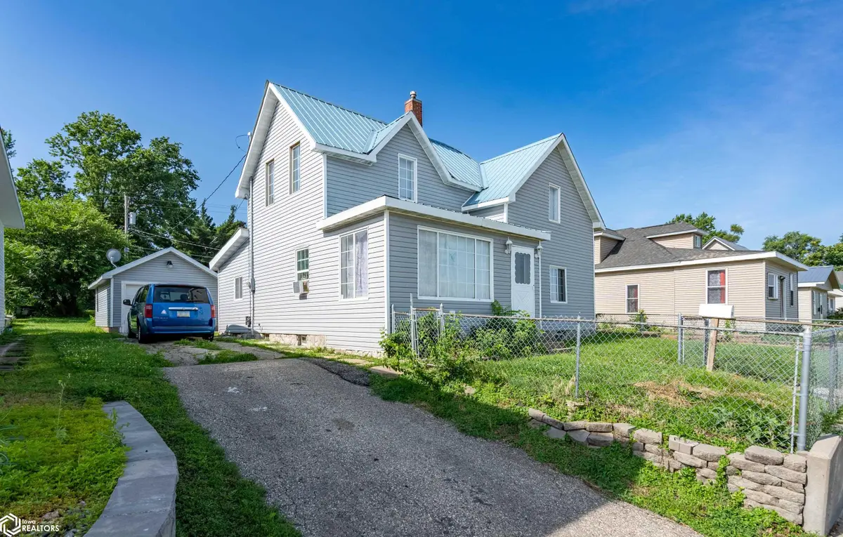 221 E Anson Street, Marshalltown, IA 50158 - Image #1