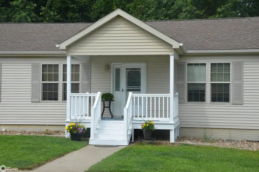 104 Lowell Drive, Eddyville, IA 52553 - Image #3