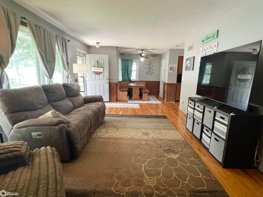 808 E 14th Street S, Newton, IA 50208 - Image #3