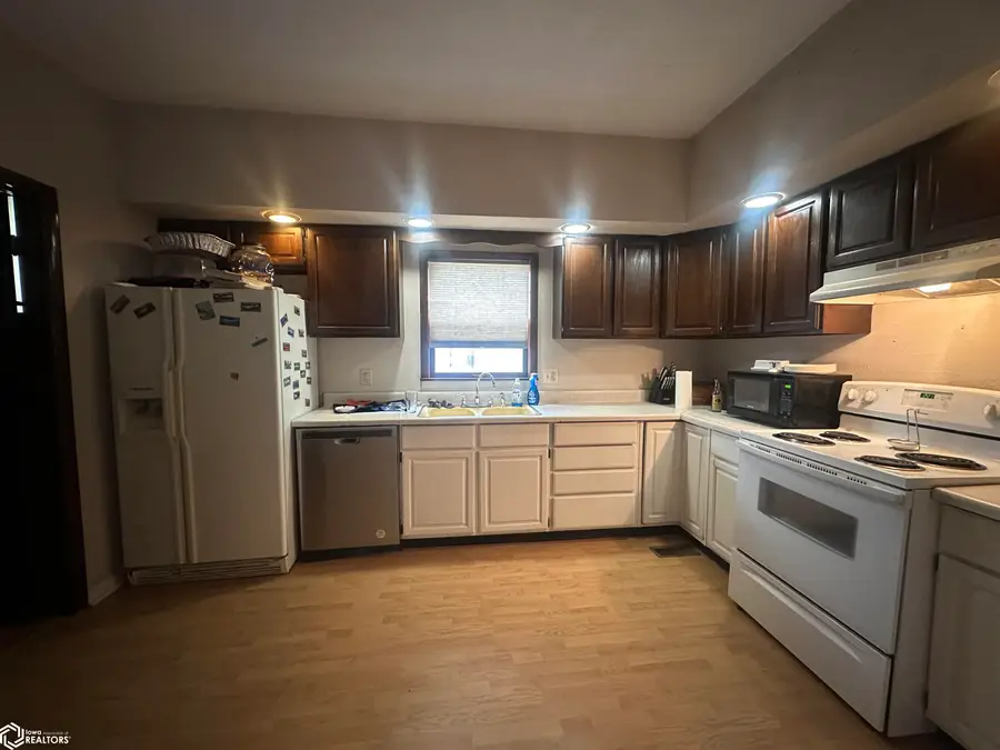 410 S Marshall Street, Burlington, IA 52601 - Image #3