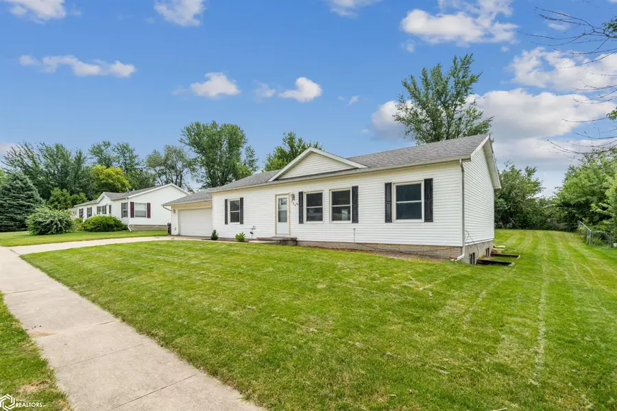 906 Prairie Lane, Marshalltown, IA 50158 - Image #2