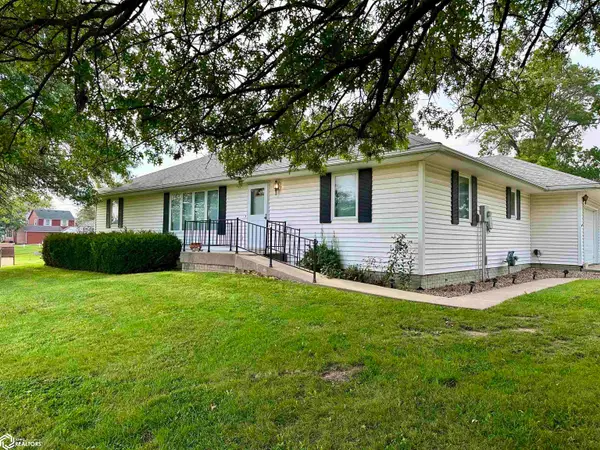 813 S 8th Street, Chariton, IA 50049
