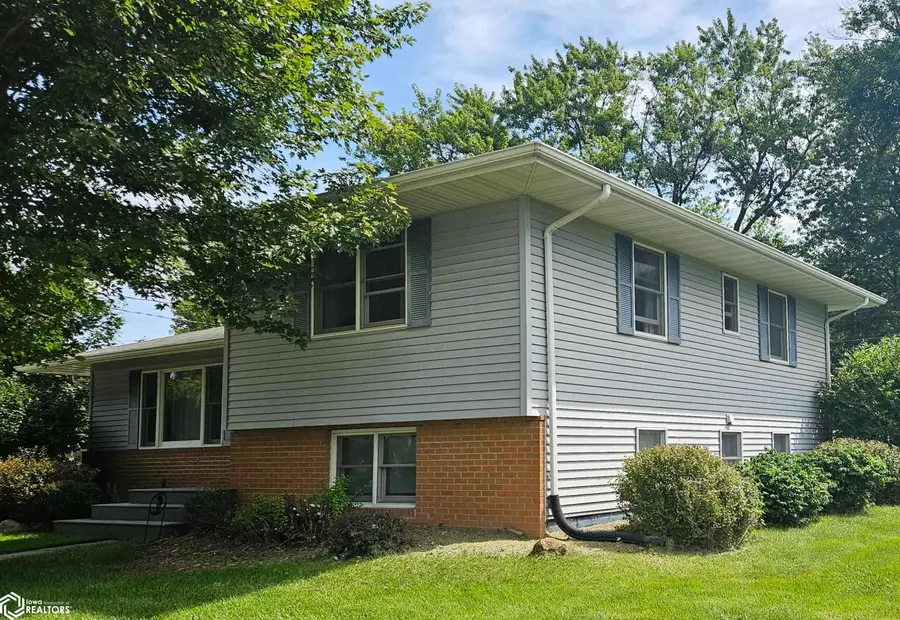1201 S 5th Street, Fairfield, IA 52556 - Image #2