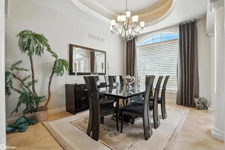 5632 Clubhouse Drive, Burlington, IA 52601 - #3