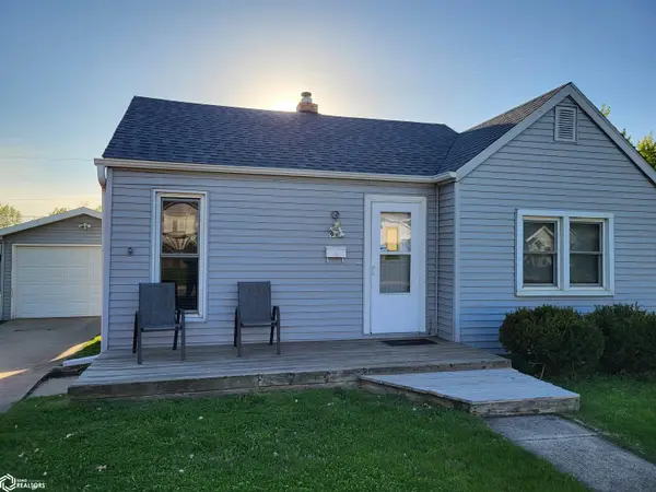 913 S 7th Avenue, Marshalltown, IA 50158