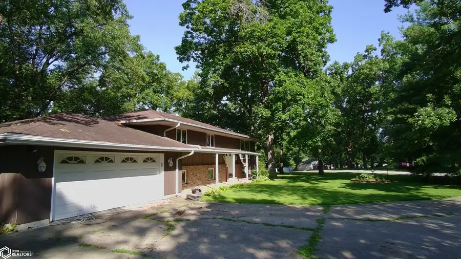 11779 Greenwood Drive, Burlington, IA 52601 - Image #3