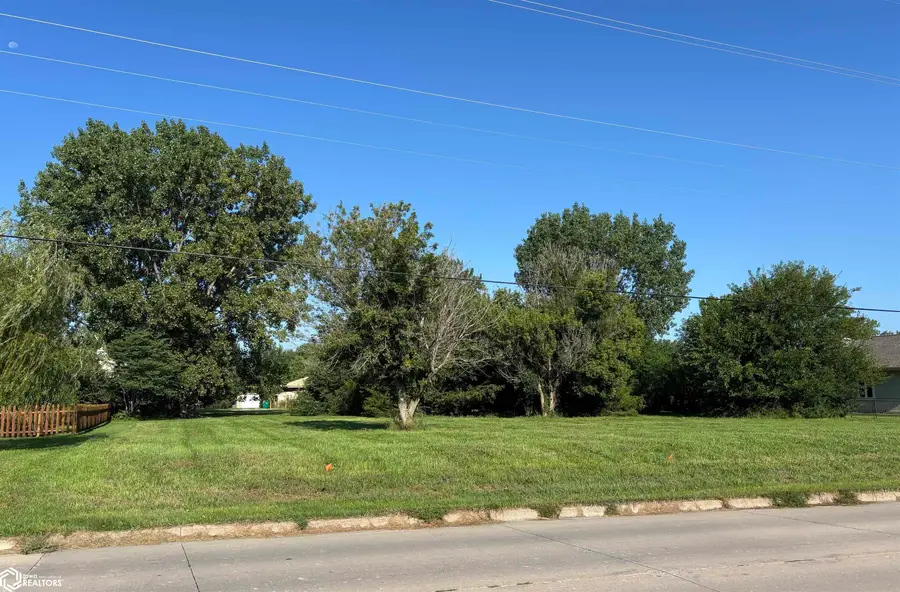 2008 N B Street, Fairfield, IA 52556 - Image #2