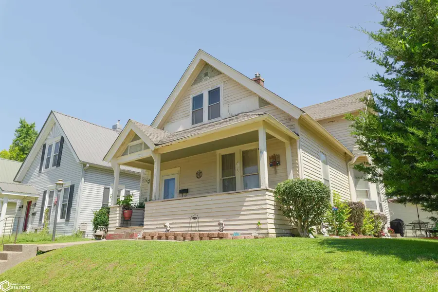 906 S 9th Street, Burlington, IA 52601 - Image #2