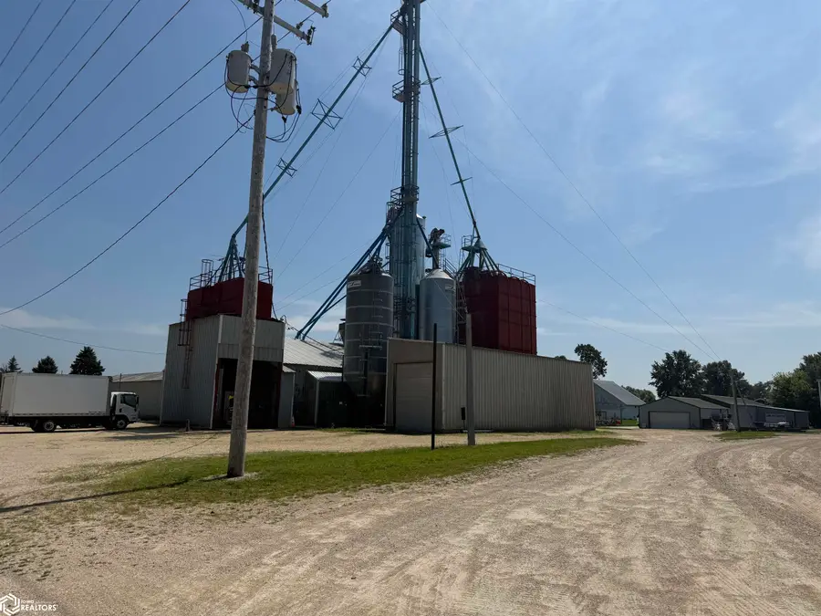 130 E 11th Street, Monticello, IA 52310 - Image #2