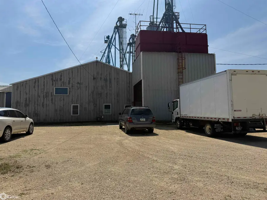 130 E 11th Street, Monticello, IA 52310 - Image #3