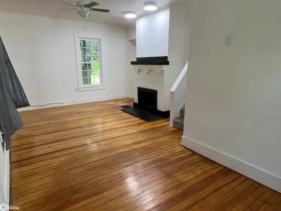 303 & 305 W Kirkwood Avenue, Fairfield, IA 52556 - Image #2