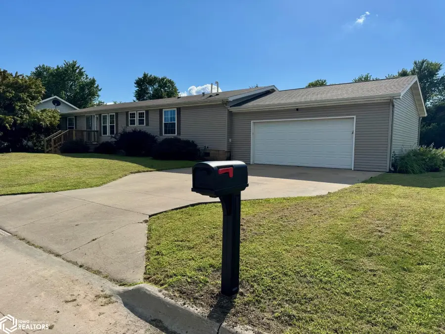 202 Park Place Nw, State Center, IA 50247 - Image #2