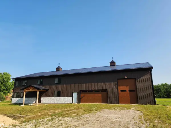 1368 12th Street Ne, Mason City, IA 50401