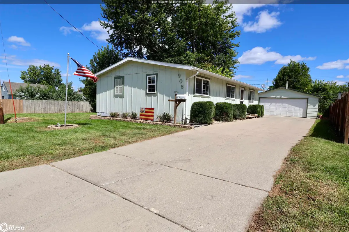 908 S 11th Avenue, Marshalltown, IA 50158 - Image #1