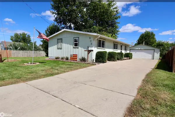 908 S 11th Avenue, Marshalltown, IA 50158