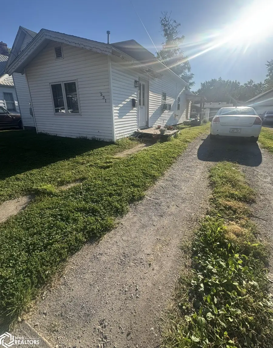531 N Park Avenue, Centerville, IA 52544 - Image #2
