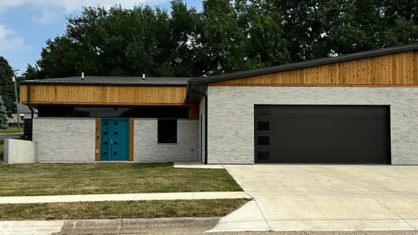 330 N 6th Street, Oskaloosa, IA 52577