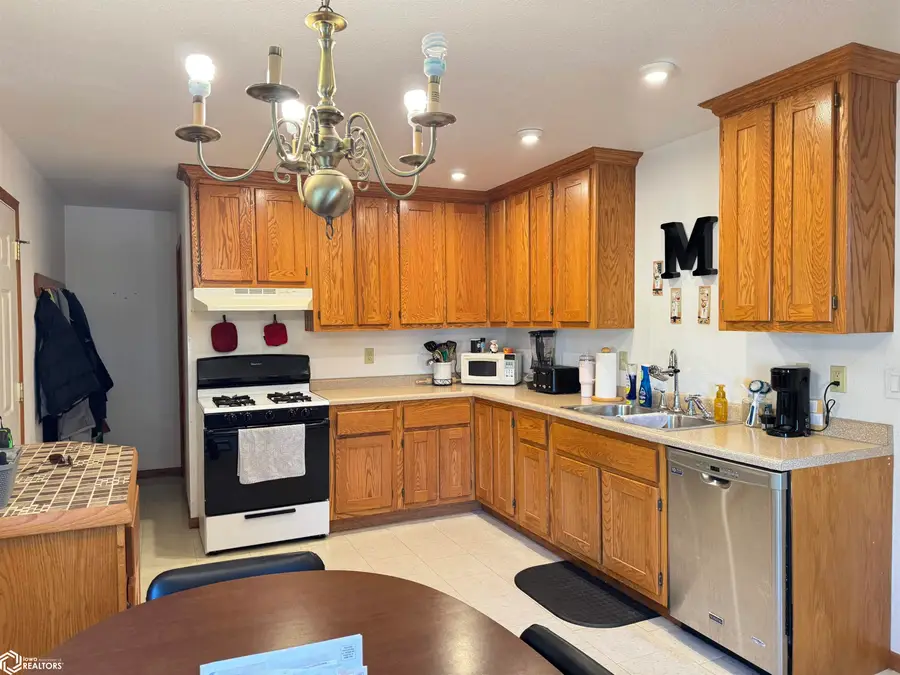 1200 Perkins Avenue, Burlington, IA 52601 - Image #3