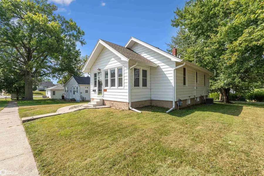 709 E 9th Street S, Newton, IA 50208 - Image #2