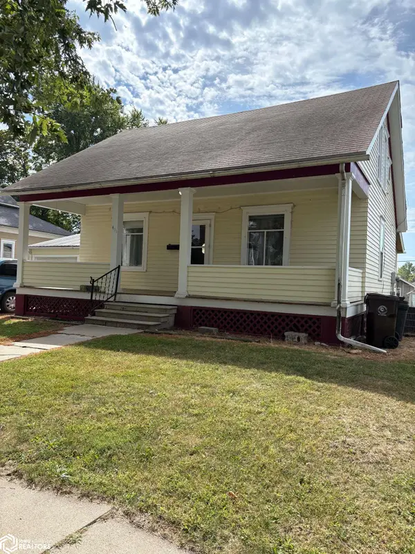 411 W Michigan Street, Lenox, IA 50851