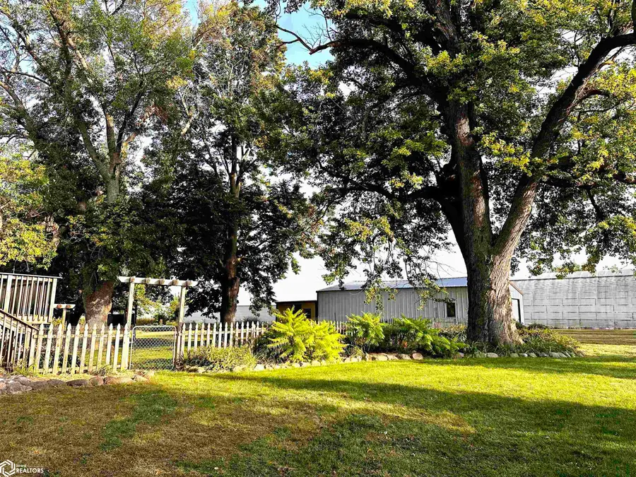 721 Center Street E, Britt, IA 50423 - Image #2