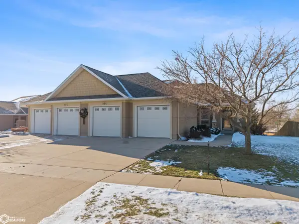 516 Lexington Drive, Clear Lake, IA 50428