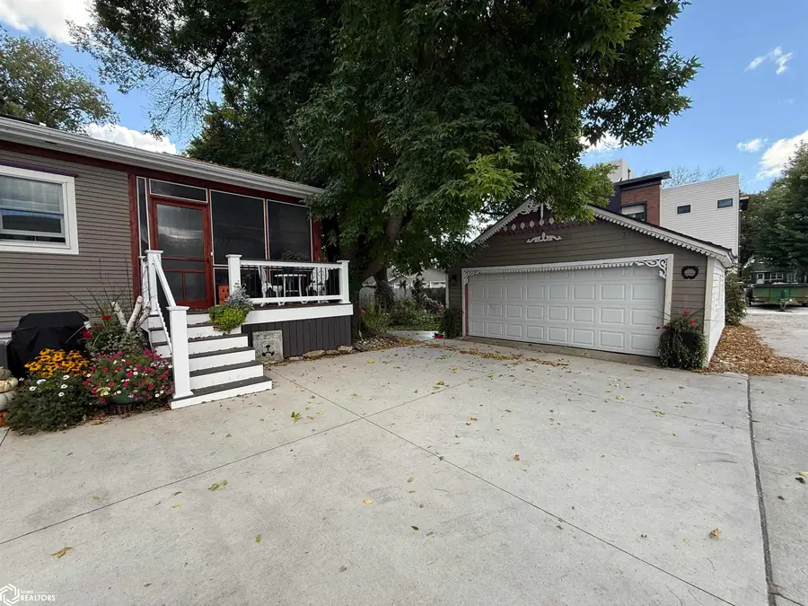 201 S 3rd Street, Clear Lake, IA 50428 - Image #2