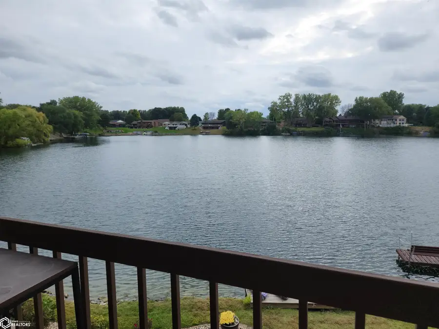 660 Briarstone Dr. Unit #5, Mason City, IA 50401 - Image #2