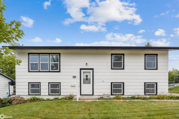1210 Glenwood Terrace, Marshalltown, IA 50158