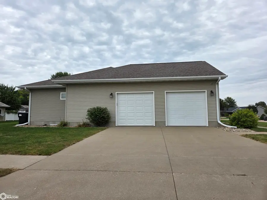 1614 Cambridge Drive, Burlington, IA 52601 - Image #3