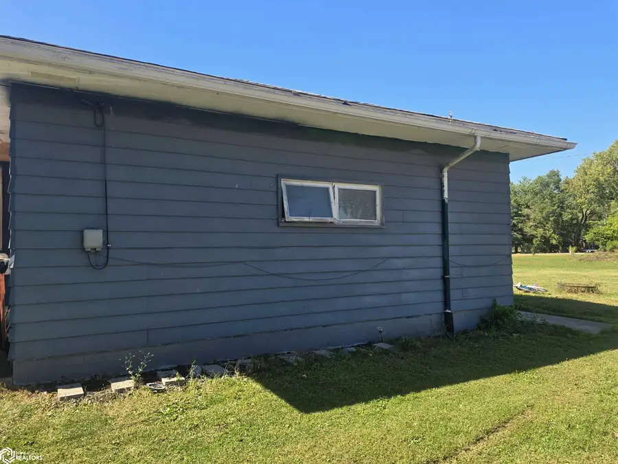 505 W 6th Street, Hedrick, IA 52563 - Image #3