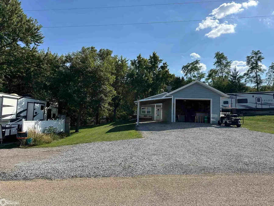 5090 County Public Road, Brooklyn, IA 52211 - Image #2