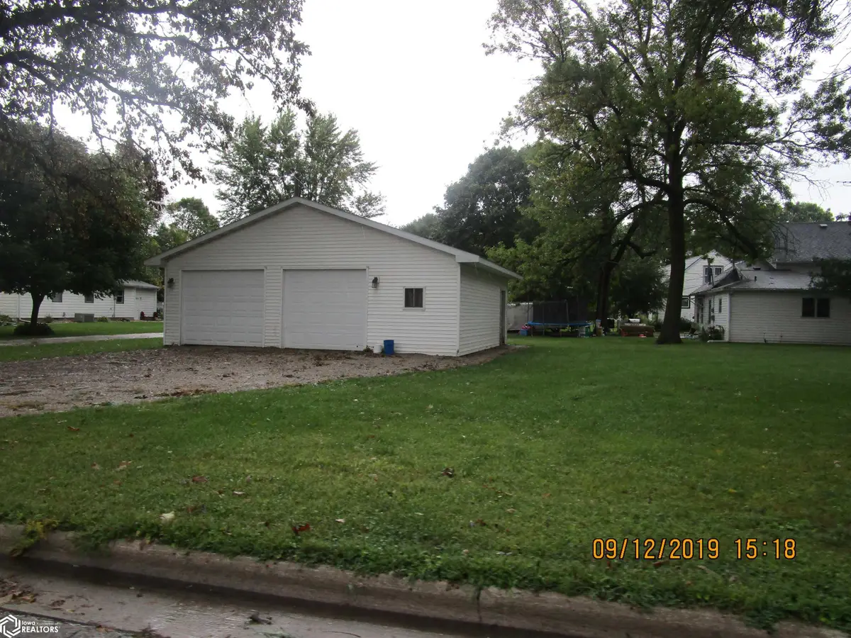 382 1st Avenue Sw, Britt, IA 50423 - Image #1