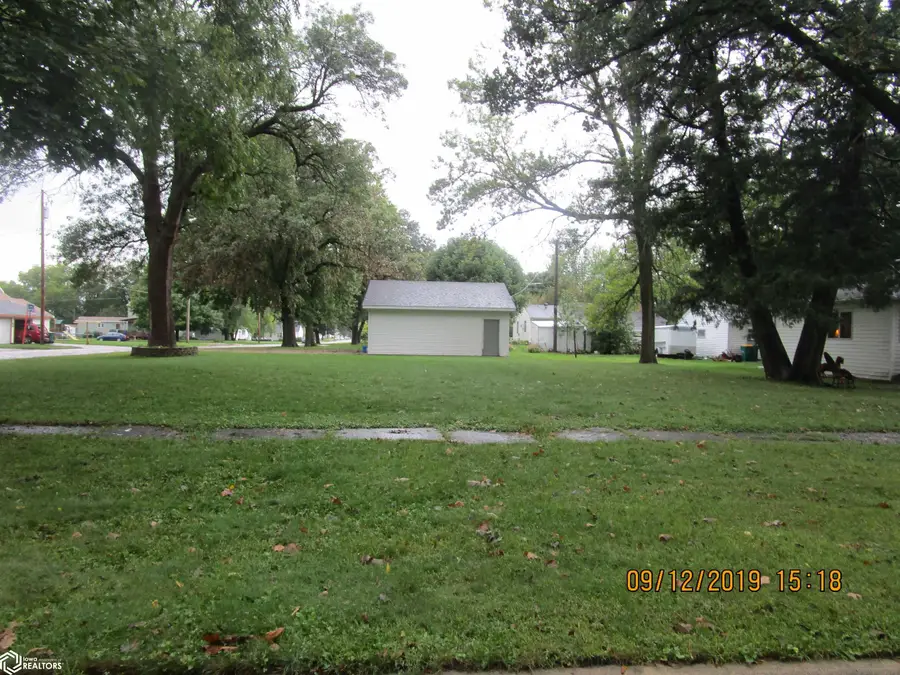 382 1st Avenue Sw, Britt, IA 50423 - Image #2