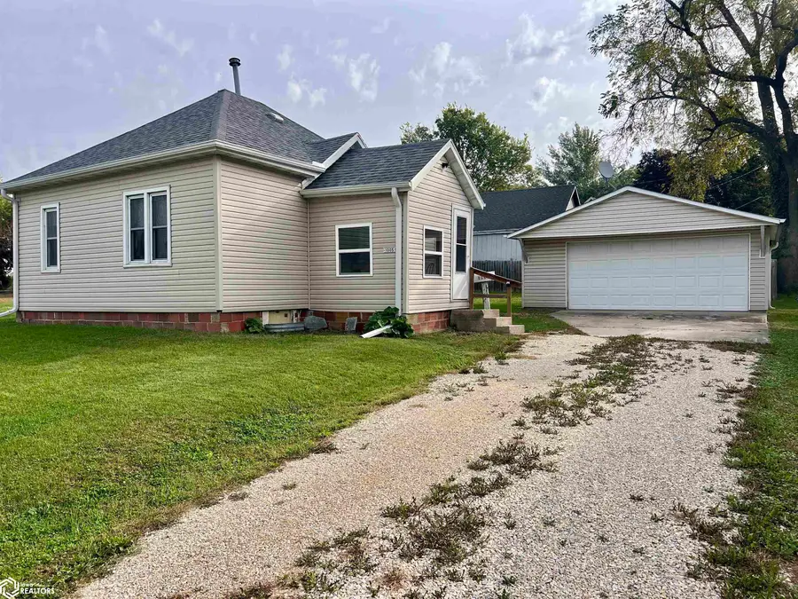 1005 15th Street, Eldora, IA 50627 - #2