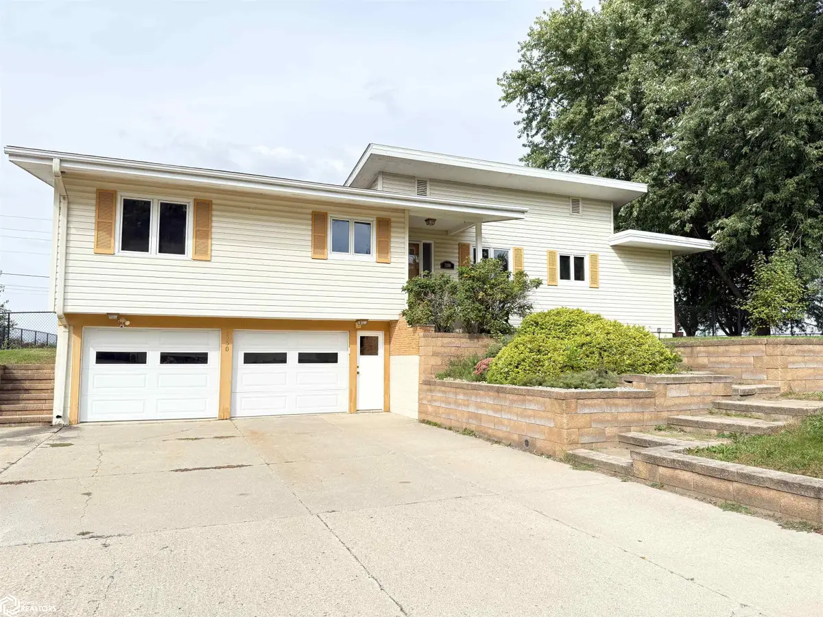 1330 Sunset Drive, Hampton, IA 50441 - Image #1