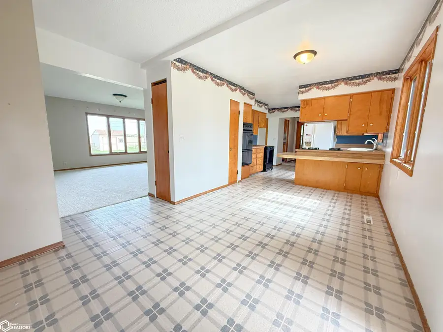 1330 Sunset Drive, Hampton, IA 50441 - Image #3