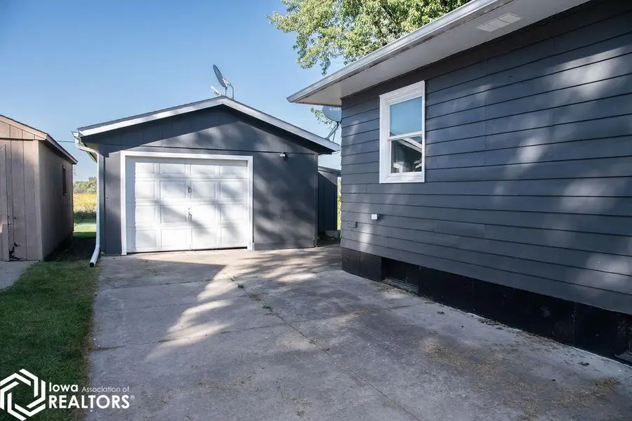 1441 Casa Blanca Lane, Ottumwa, IA 52501 - Image #3