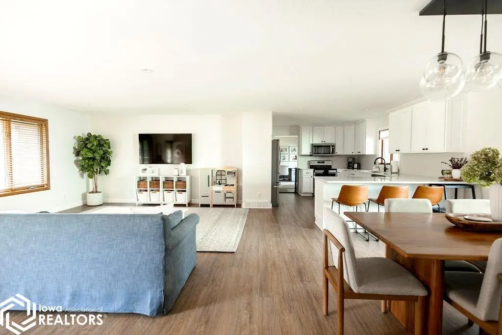 2210 14th Pl N, Clear Lake, IA 50428 - Image #1