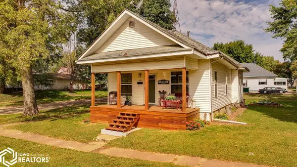 220 W Washington Street, Sigourney, IA 52591